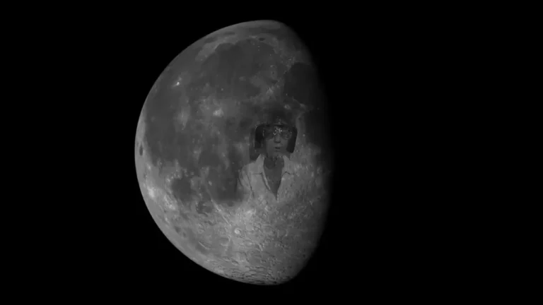 Miss d’Ailes > Girl on the Moon, le clip de la Terre vue de l’espace (2026)