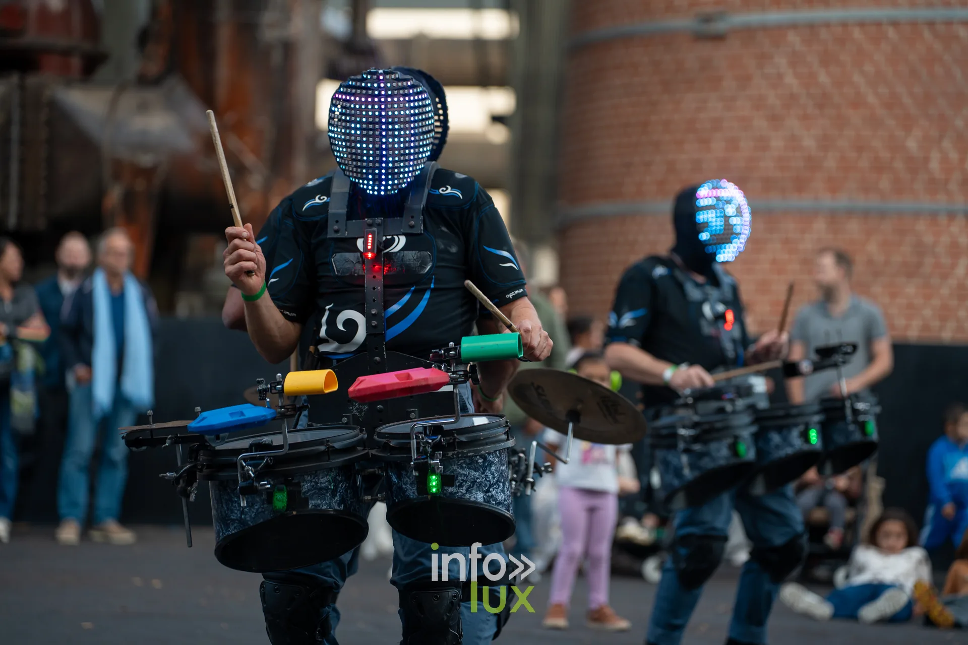 Nuit de la Culture 2026 à Esch-Belval : percussionnistes de Battledrum Galactica aux masques LED