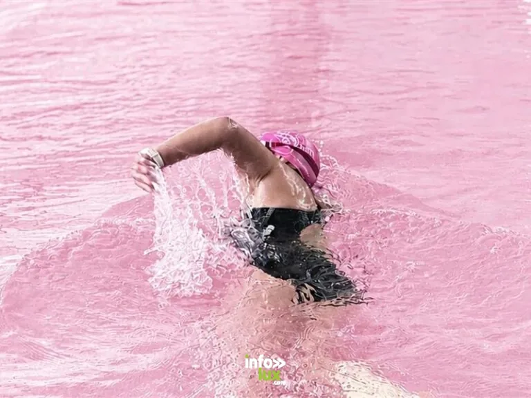 Masevaux-Niederbruck > Sport > Octobre rose à la piscine