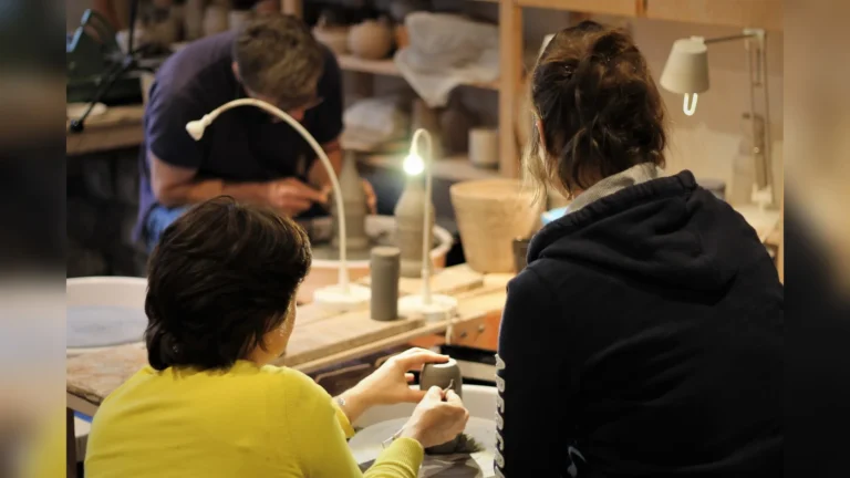 Braine-l’Alleud : l’atelier de céramique Ose la Terre fête ses 15 ans et lance des ateliers solidaires pour les associations