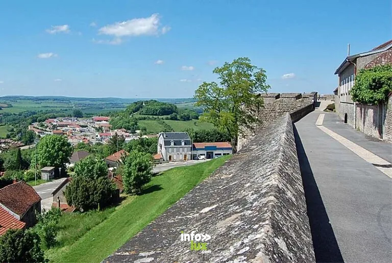Panorama Ouest des remparts de Langres (Langres)