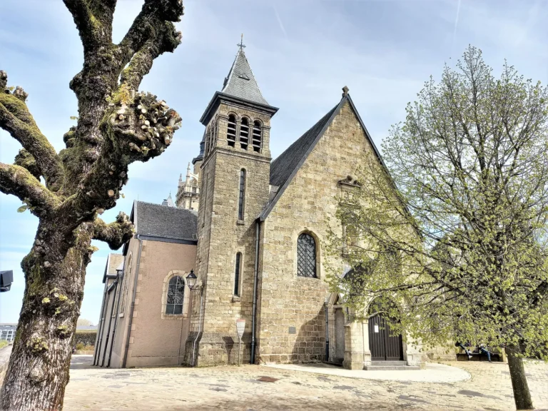 L’église Saint-Donat, sur la colline d’Arlon