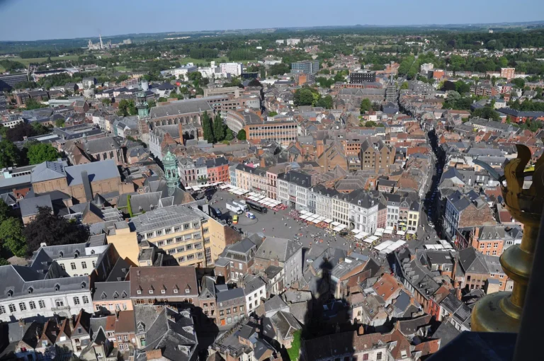 La Grand-Place de Mons vue du beffroi