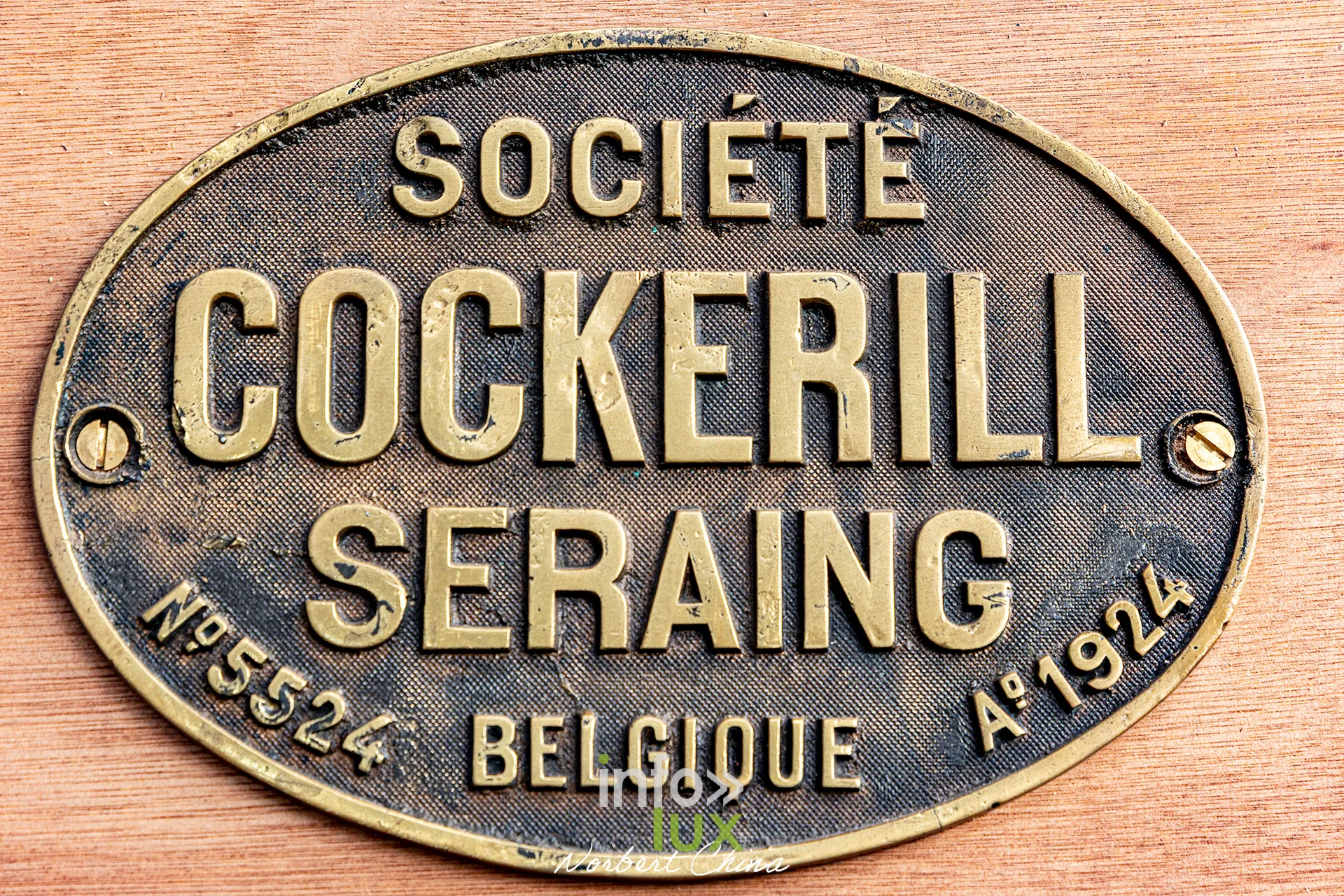 Rétrotrain, musée ferroviaire de la PFT à Saint-Ghislain, 3 octobre 2026 : une plaque de constructeur Société Cockerill Seraing 1924 (photo Norbert China)
