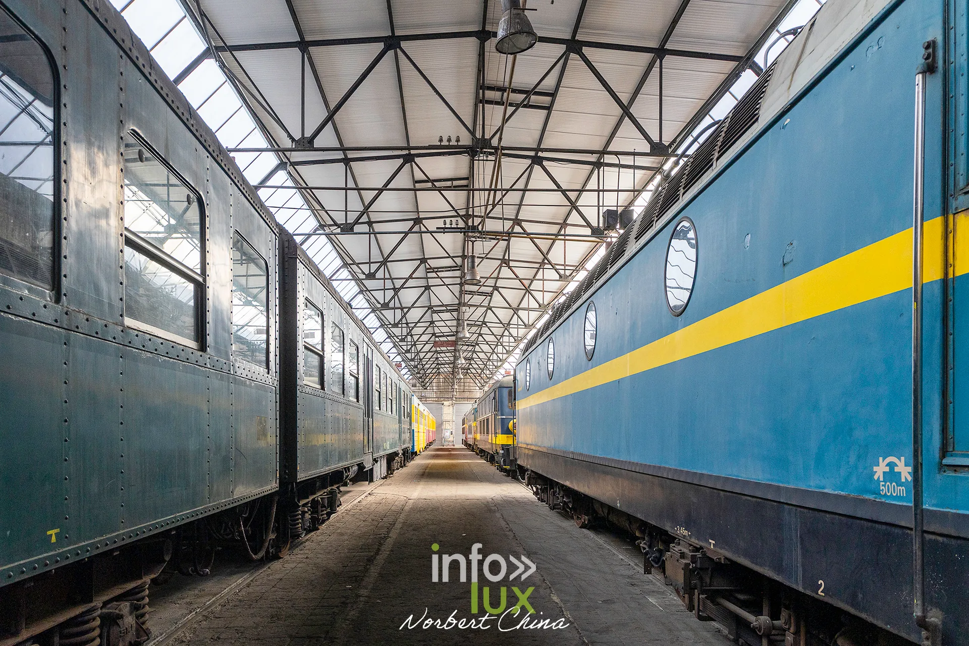 Rétrotrain, musée ferroviaire de la PFT à Saint-Ghislain, 3 octobre 2026 : des voitures dans l’atelier (photo Norbert China)