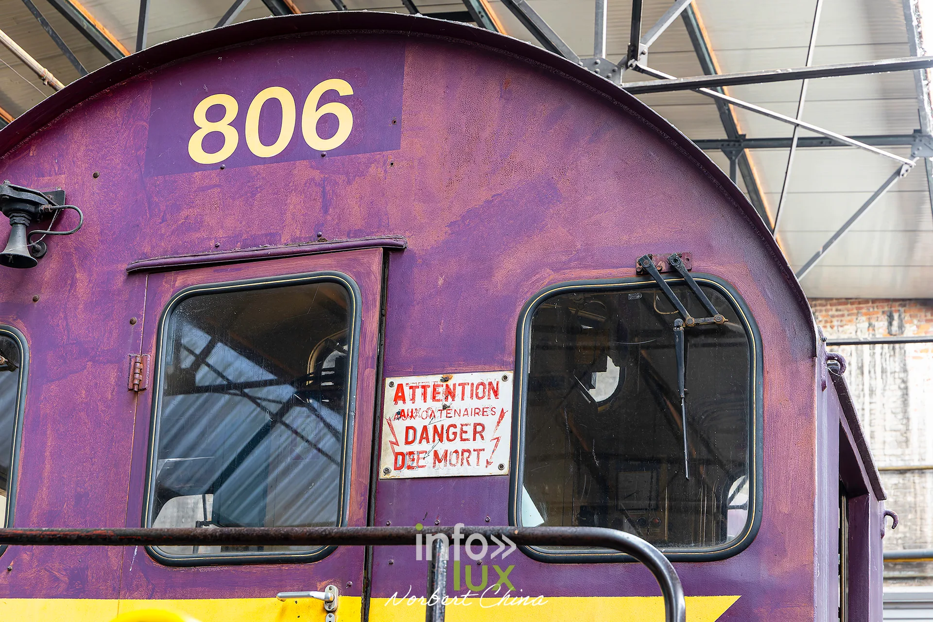 Rétrotrain, musée ferroviaire de la PFT à Saint-Ghislain, 3 octobre 2026 : la face avant de l’engin 806 (photo Norbert China)