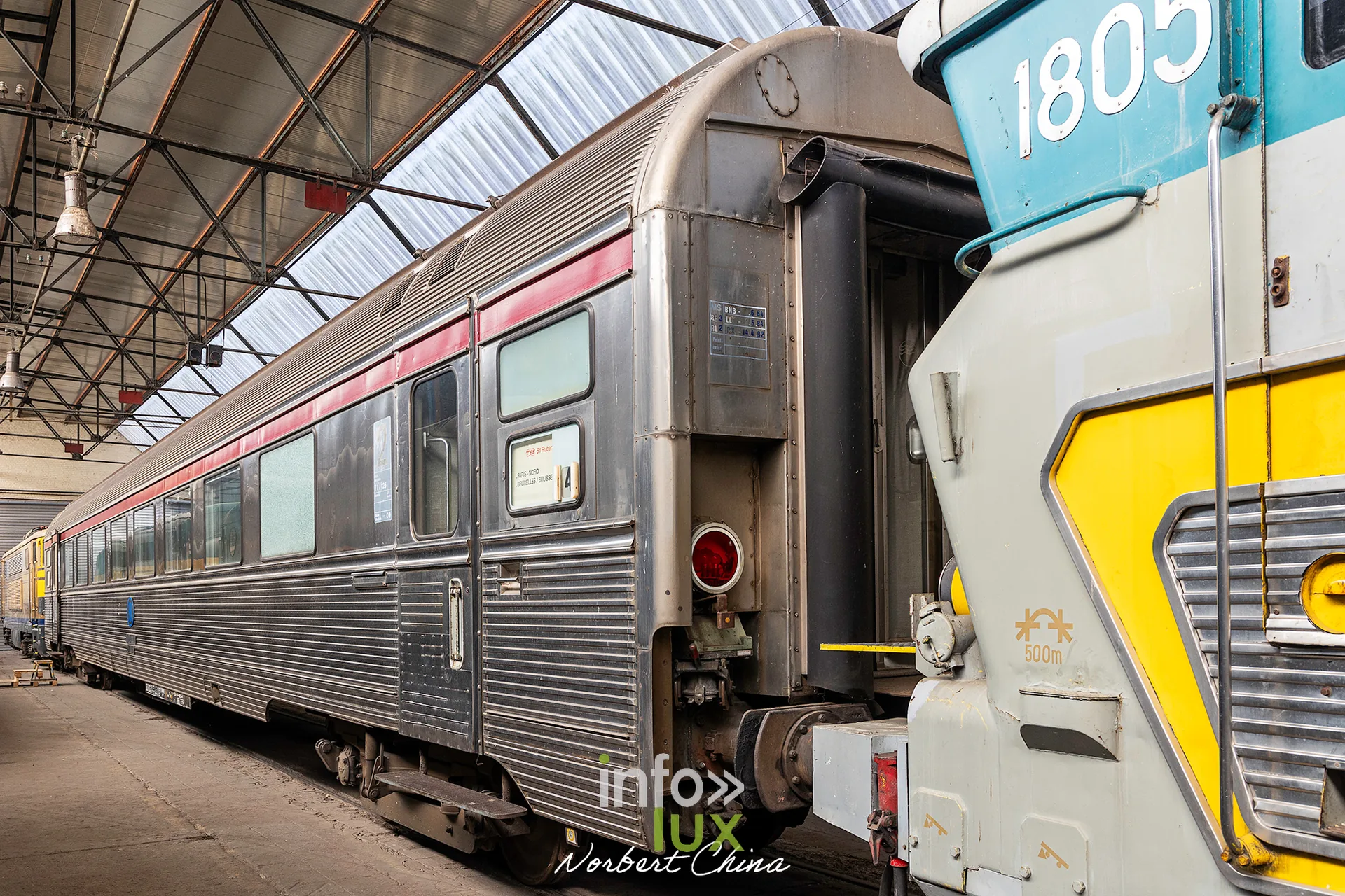 Rétrotrain, musée ferroviaire de la PFT à Saint-Ghislain, 3 octobre 2026 : la locomotive 1805 et une voiture (photo Norbert China)