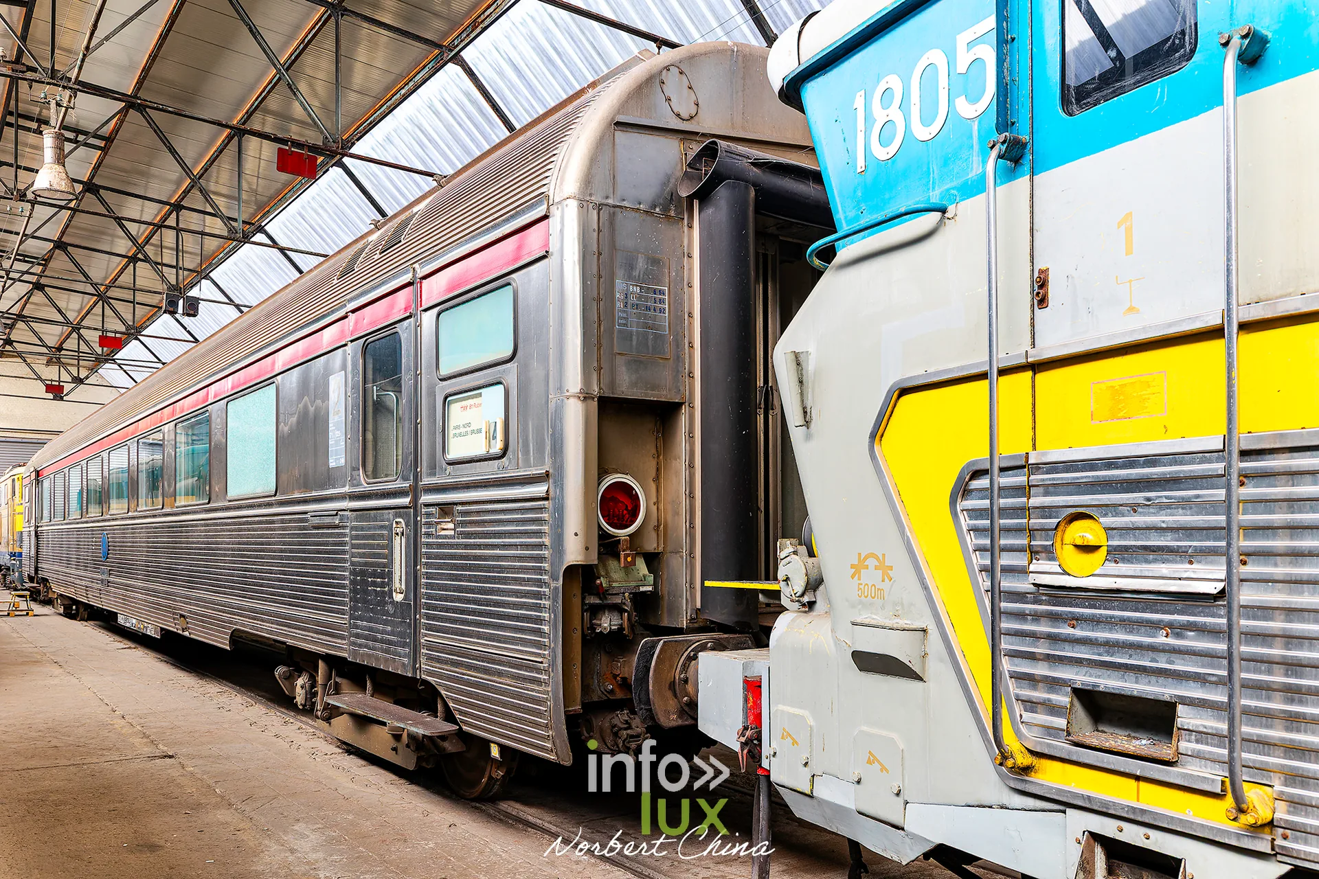 Rétrotrain, musée ferroviaire de la PFT à Saint-Ghislain, 3 octobre 2026 : la locomotive 1805 et une voiture (photo Norbert China)