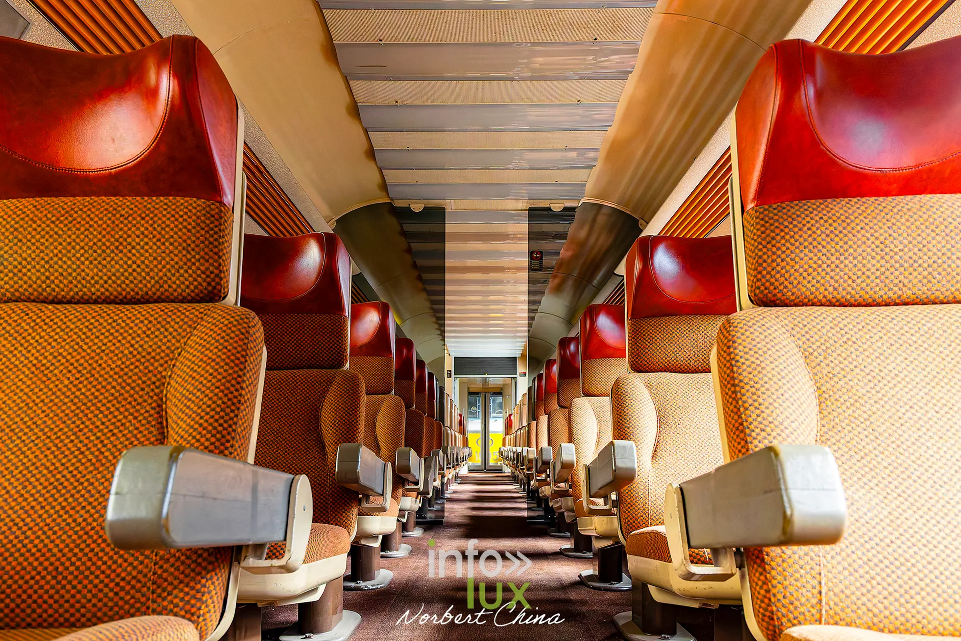 Rétrotrain, musée ferroviaire de la PFT à Saint-Ghislain, 3 octobre 2026 : l’intérieur d’une voiture (photo Norbert China)