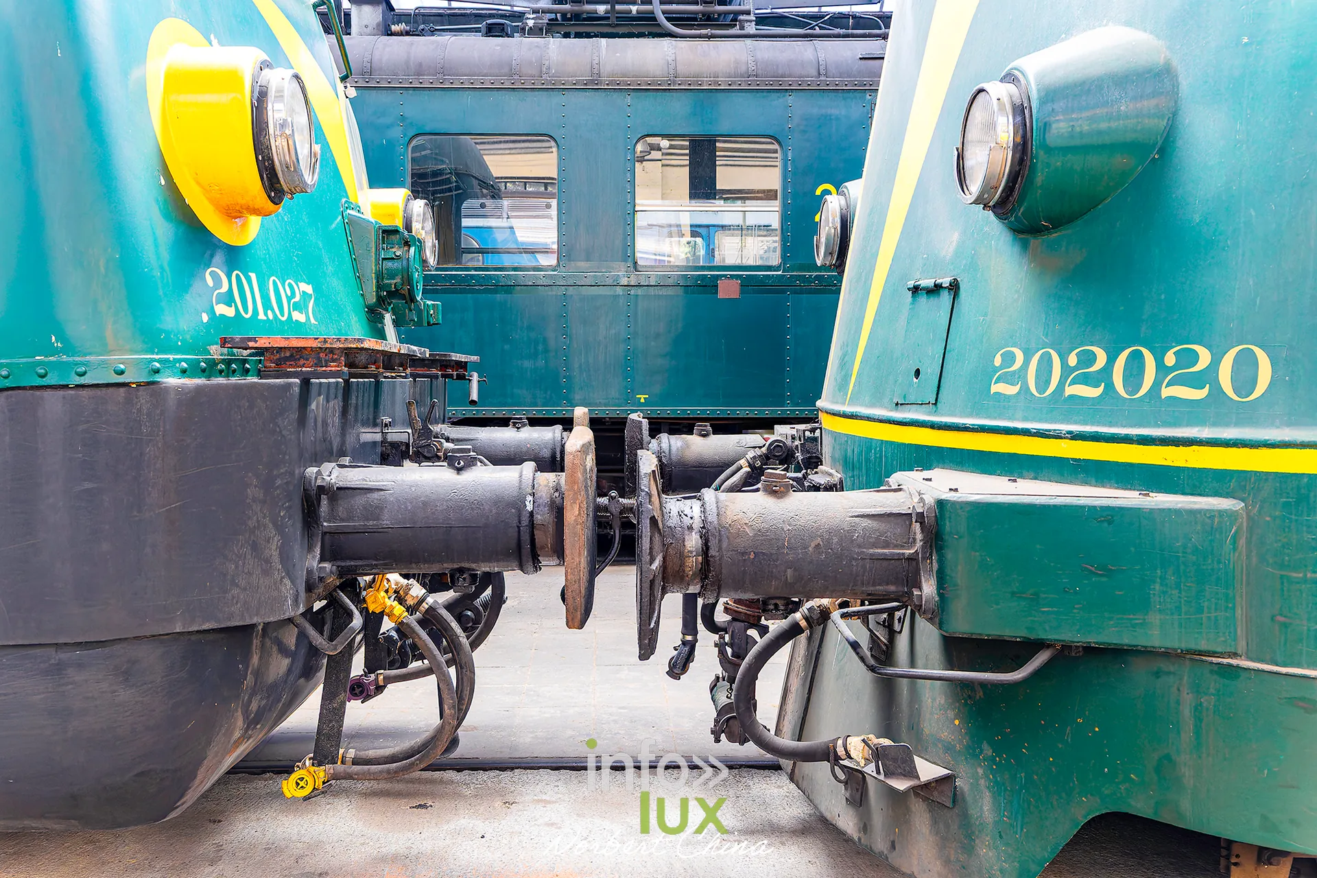 Rétrotrain, musée ferroviaire de la PFT à Saint-Ghislain, 3 octobre 2026 : l’avant de la locomotive diesel 202.020 (photo Norbert China)