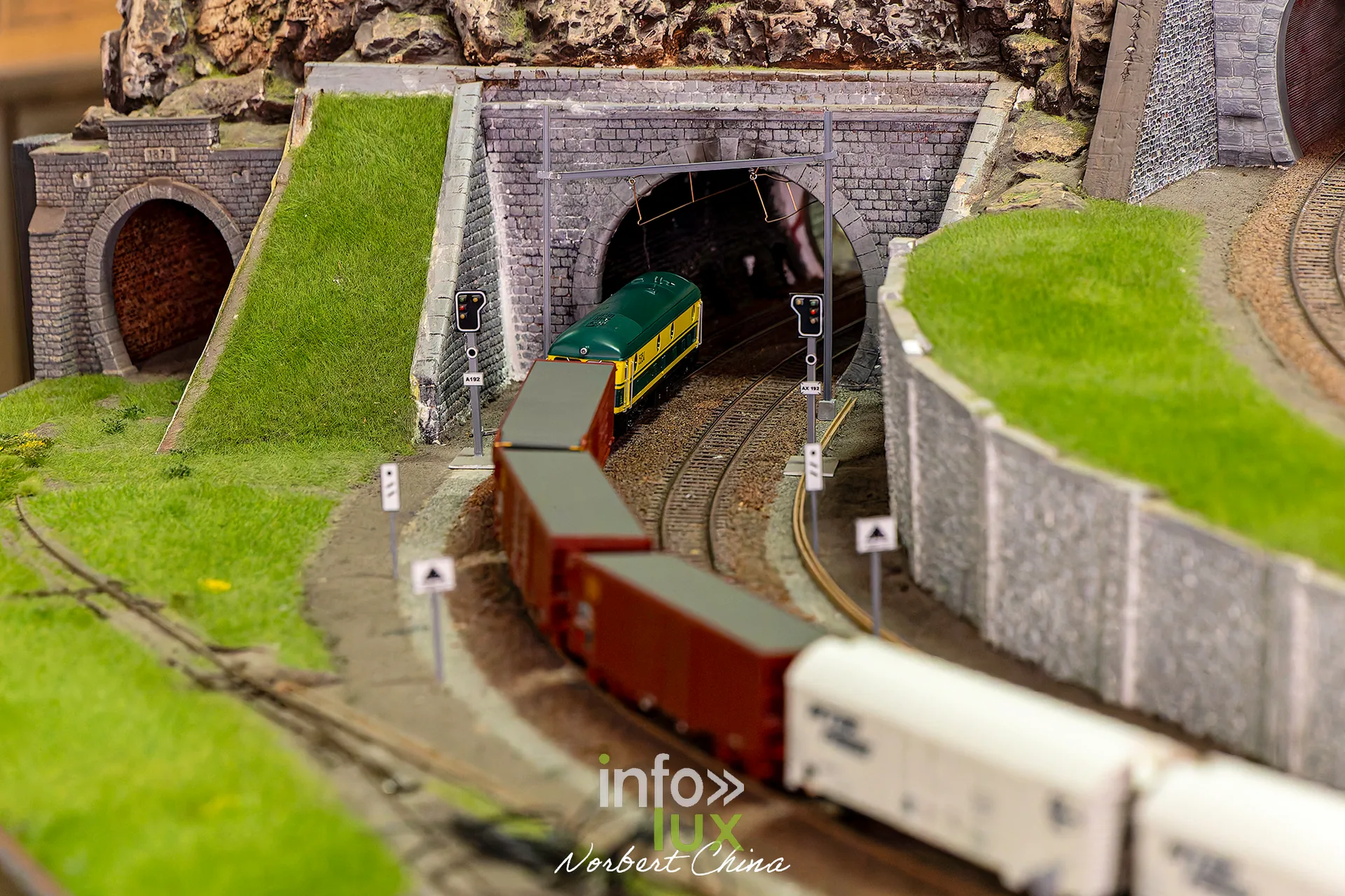 Rétrotrain, musée ferroviaire de la PFT à Saint-Ghislain, 3 octobre 2026 : un train sur le réseau miniature (photo Norbert China)