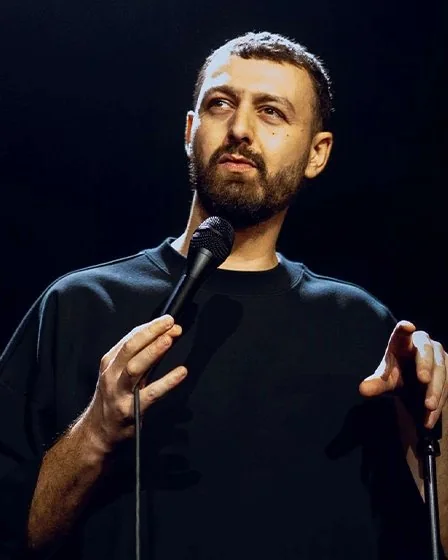 Roman Frayssinet, humoriste à l’affiche du Luxembourg du Rire 2027 à la Rockhal