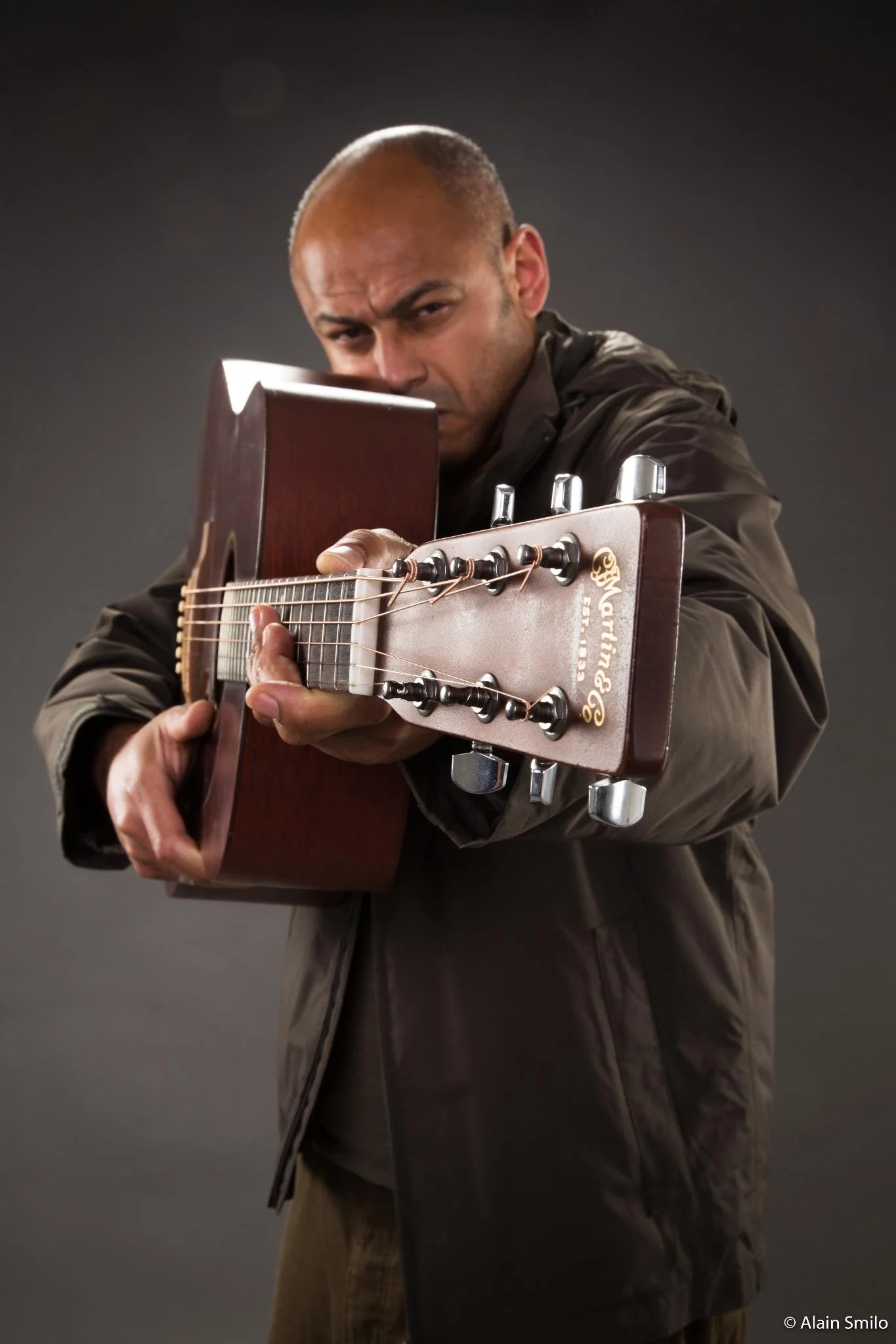 Saam (Samuel Dequidt) avec sa guitare