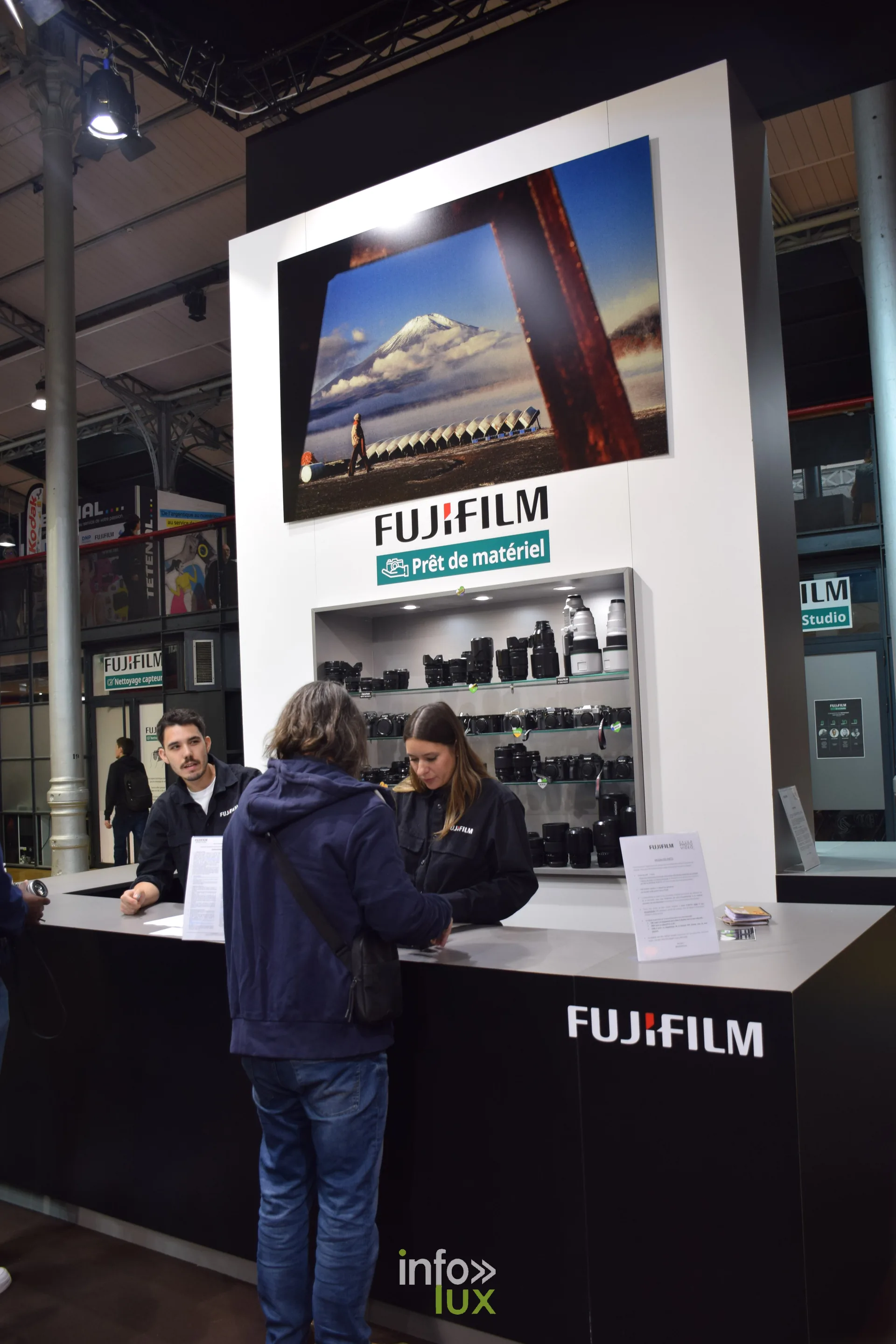 Salon Photo & Vidéo 2026, Grande Halle de la Villette, Paris : Le stand Fujifilm