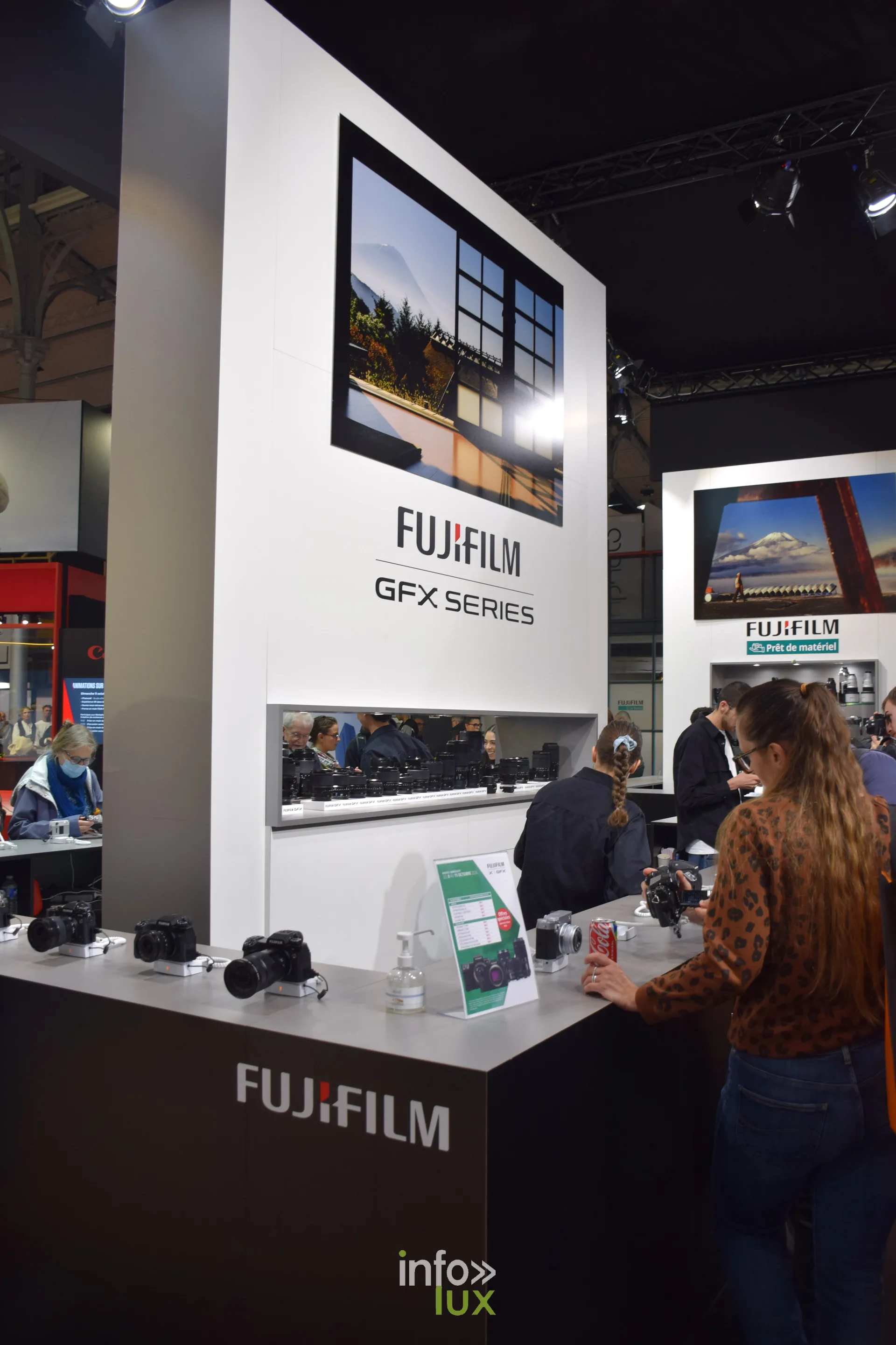 Salon Photo & Vidéo 2026, Grande Halle de la Villette, Paris : Le stand Fujifilm, gamme GFX