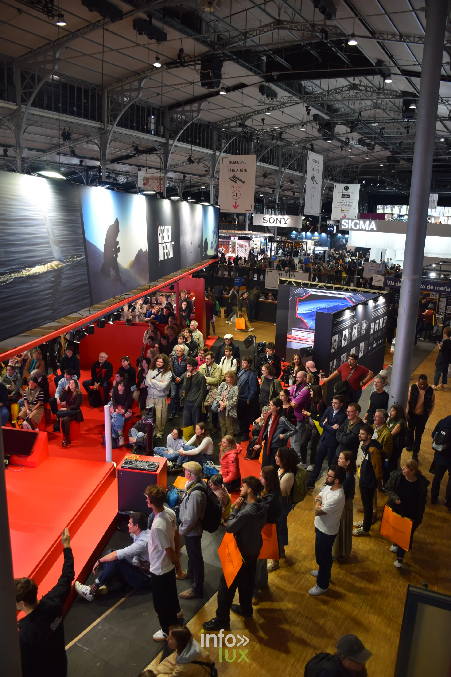 Salon Photo & Vidéo 2026, Grande Halle de la Villette, Paris : Les visiteurs dans les allées du salon