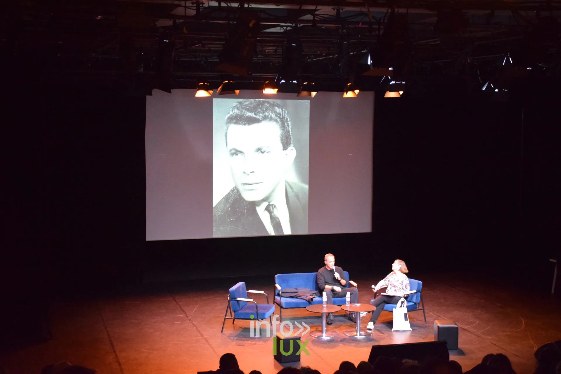 Salon Photo & Vidéo 2026, Grande Halle de la Villette, Paris : Une image projetée pendant la Grande Rencontre avec Nikos Aliagas, animée par Sophie Bernard