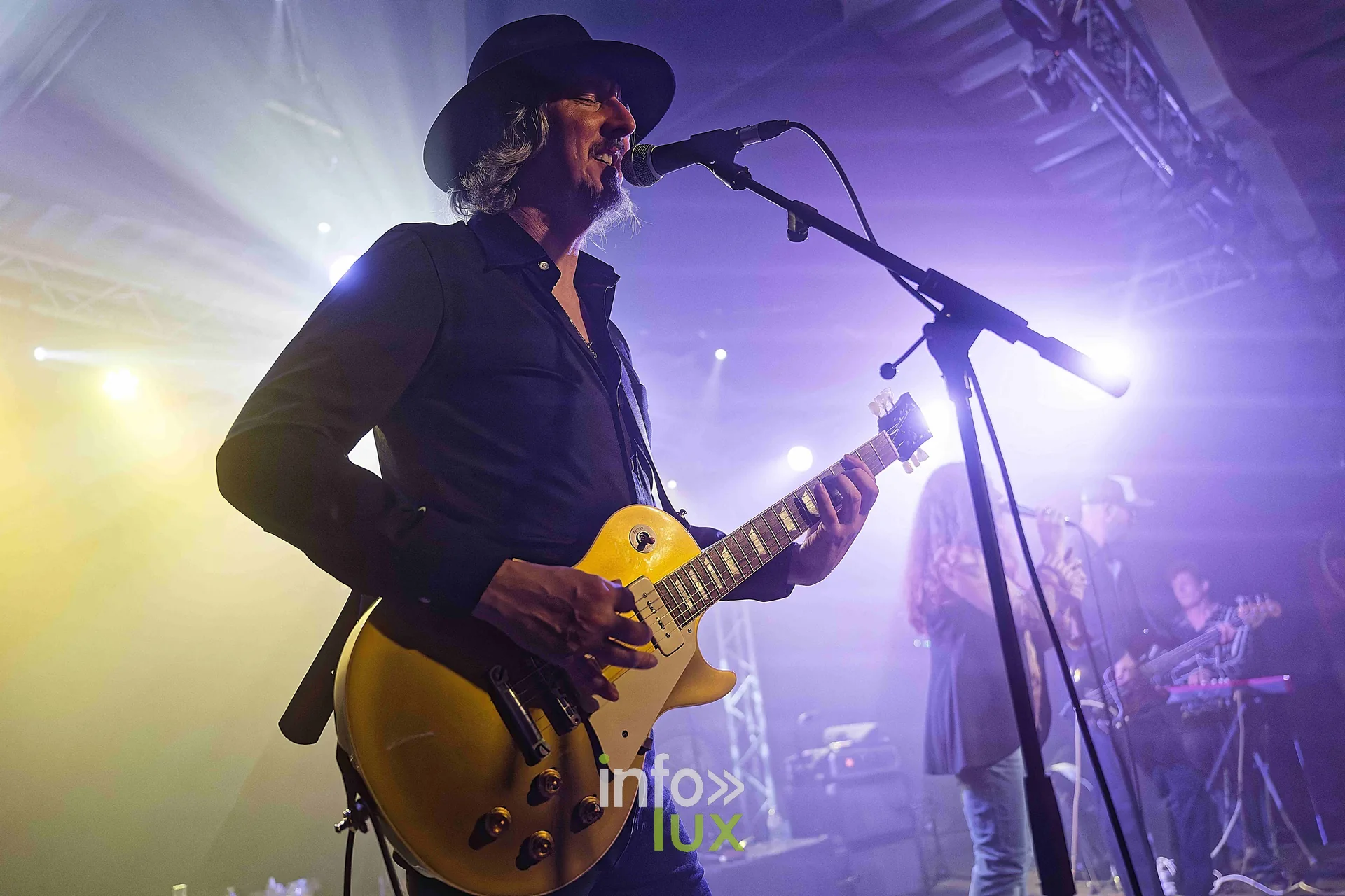 Sari Schorr au Zik-Zak, Ittre, 8 octobre 2026 : Un musicien sur scène