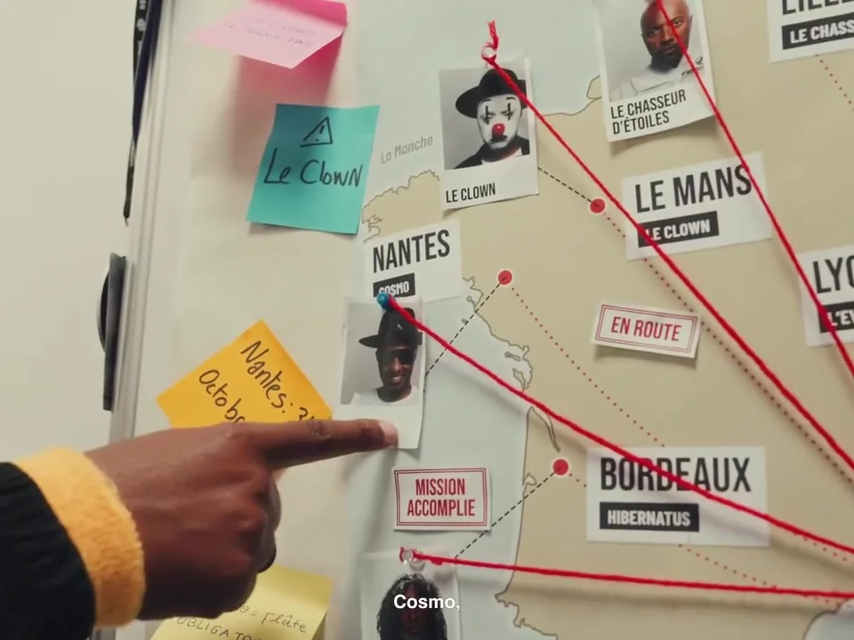 Capture de la vidéo officielle « La carte des séances de dédicace » de Soprano (image 25)