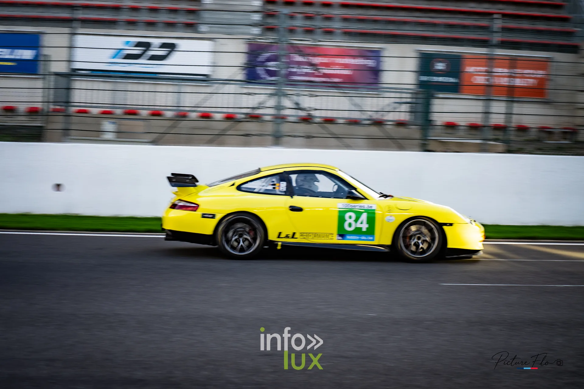 Team 84 au BGDC SuperSpa 2026 à Spa-Francorchamps : la #84 en piste, effet de vitesse