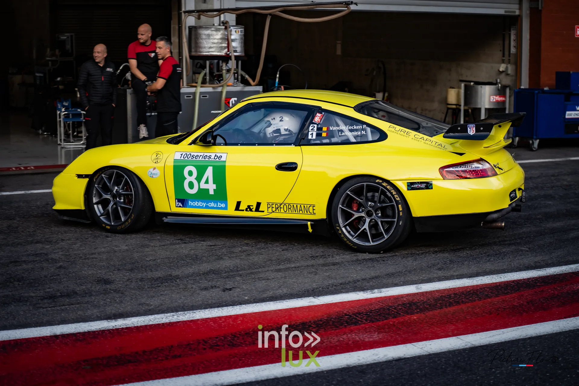 Team 84 au BGDC SuperSpa 2026 à Spa-Francorchamps : la #84 de profil, logo L&L Performance