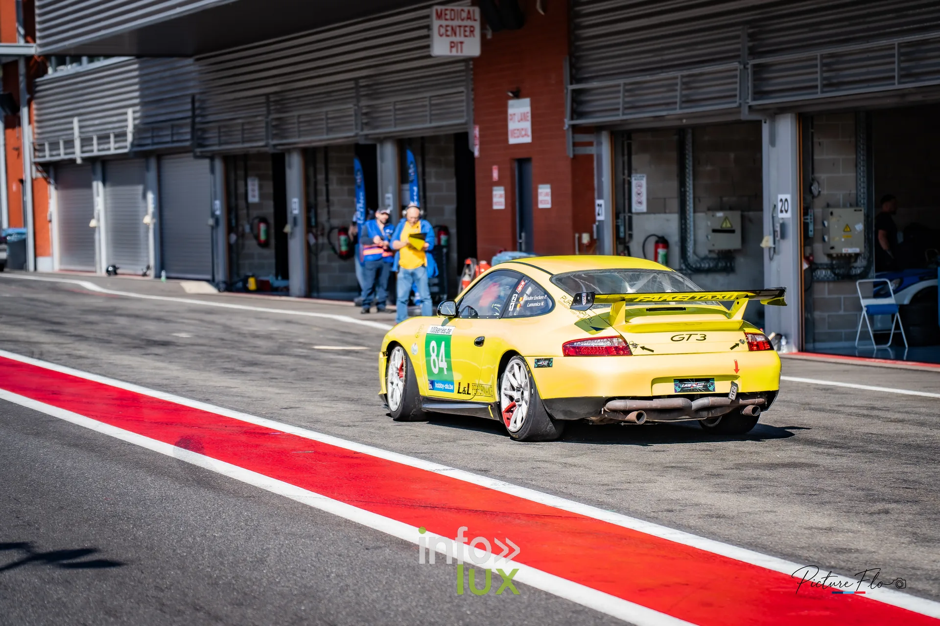 Team 84 au BGDC SuperSpa 2026 à Spa-Francorchamps : la #84 vue de l’arrière