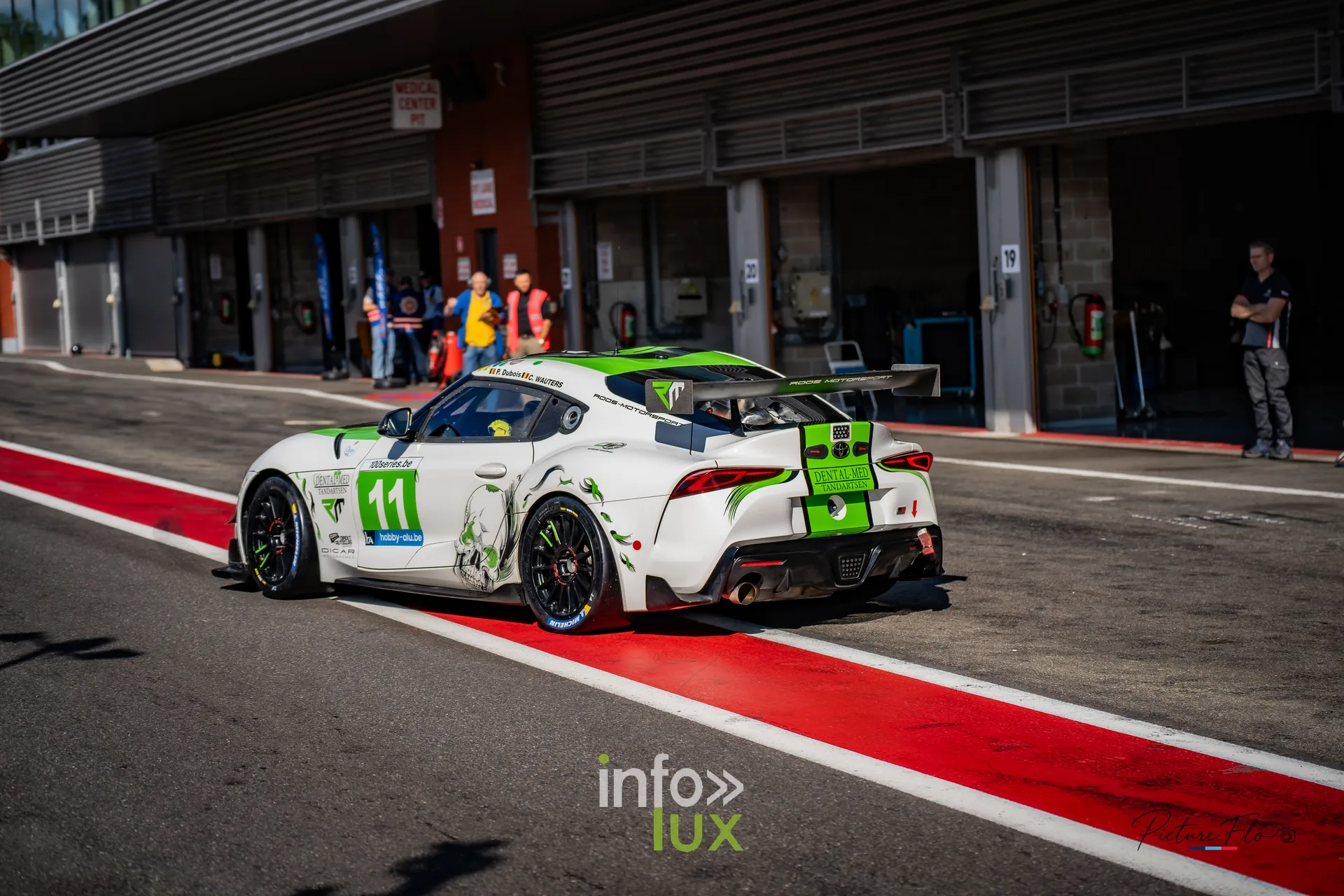 Team 84 au BGDC SuperSpa 2026 à Spa-Francorchamps : la Toyota Supra #11 devant les box