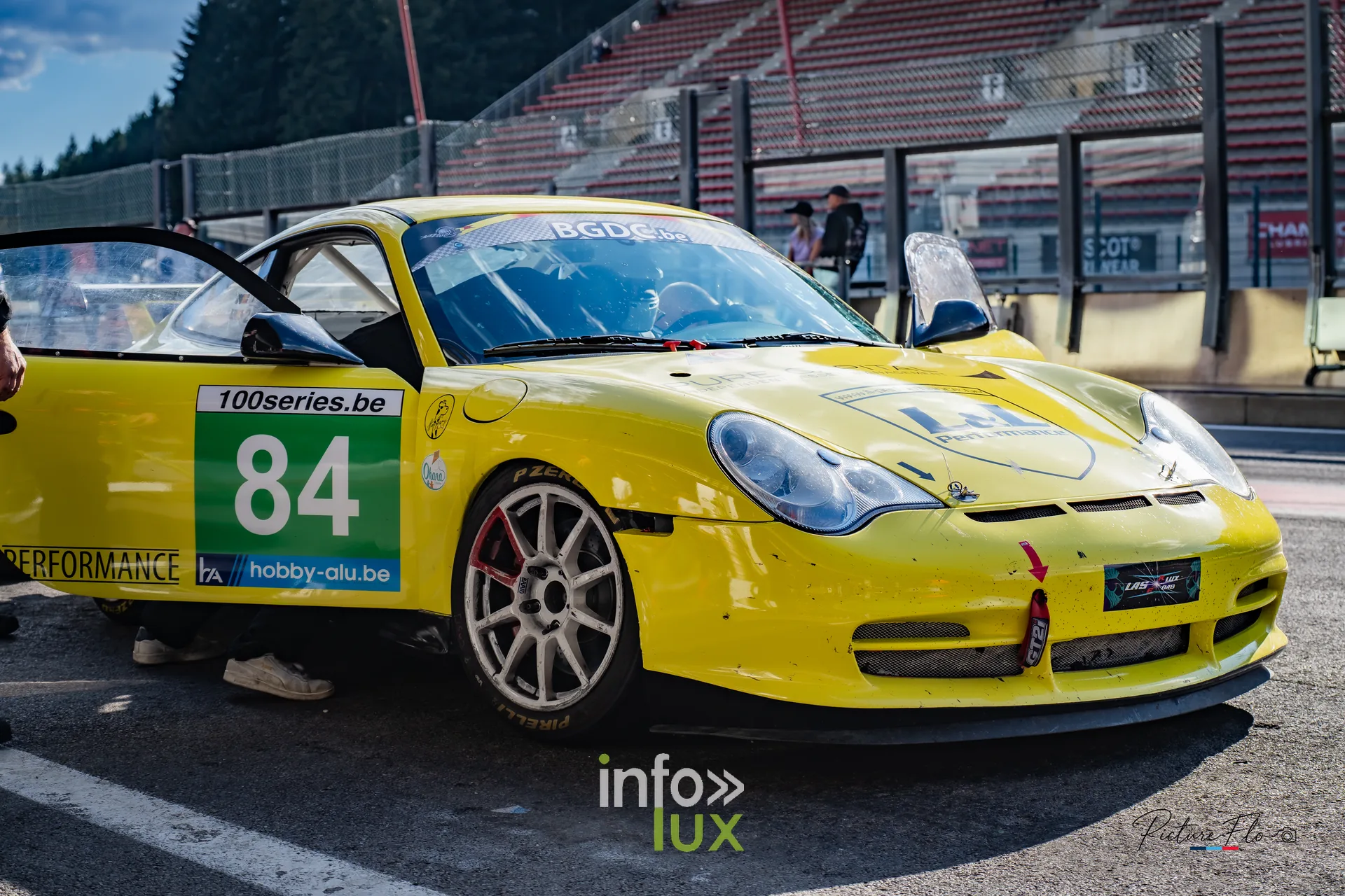 Team 84 au BGDC SuperSpa 2026 à Spa-Francorchamps : arrêt au stand de la #84