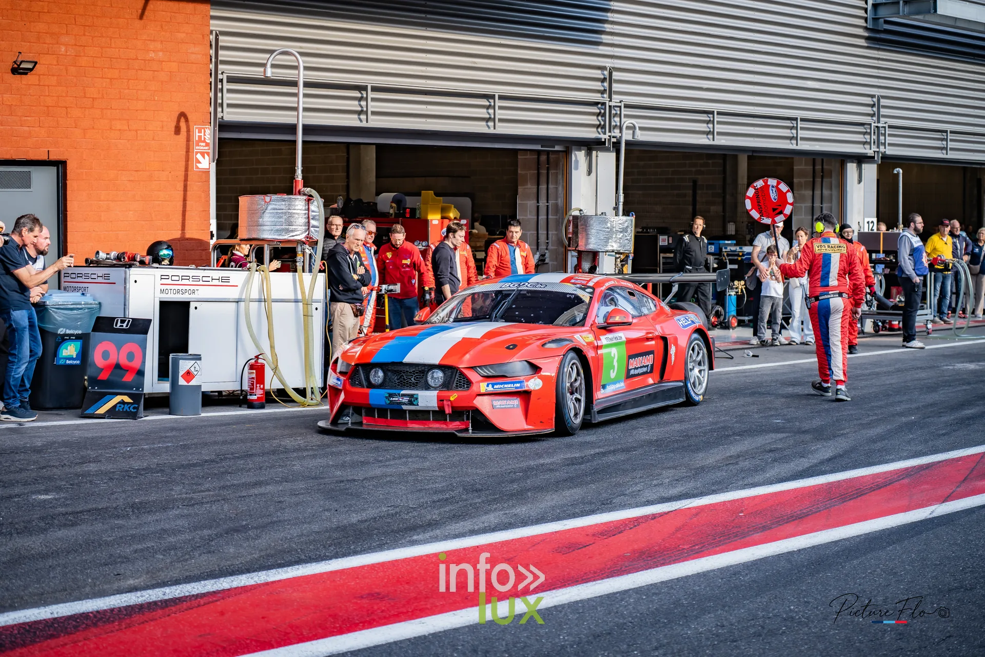 Team 84 au BGDC SuperSpa 2026 à Spa-Francorchamps : la Mustang #3 devant son box