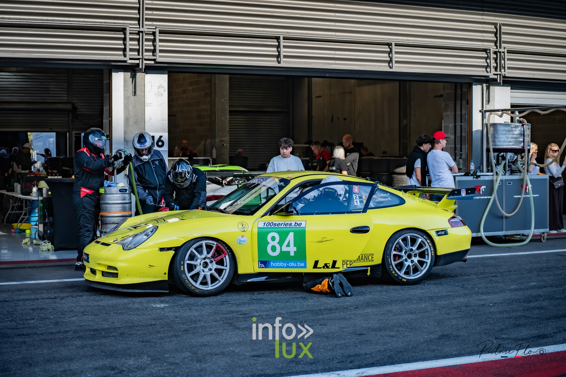 Team 84 au BGDC SuperSpa 2026 à Spa-Francorchamps : arrêt au stand de la #84