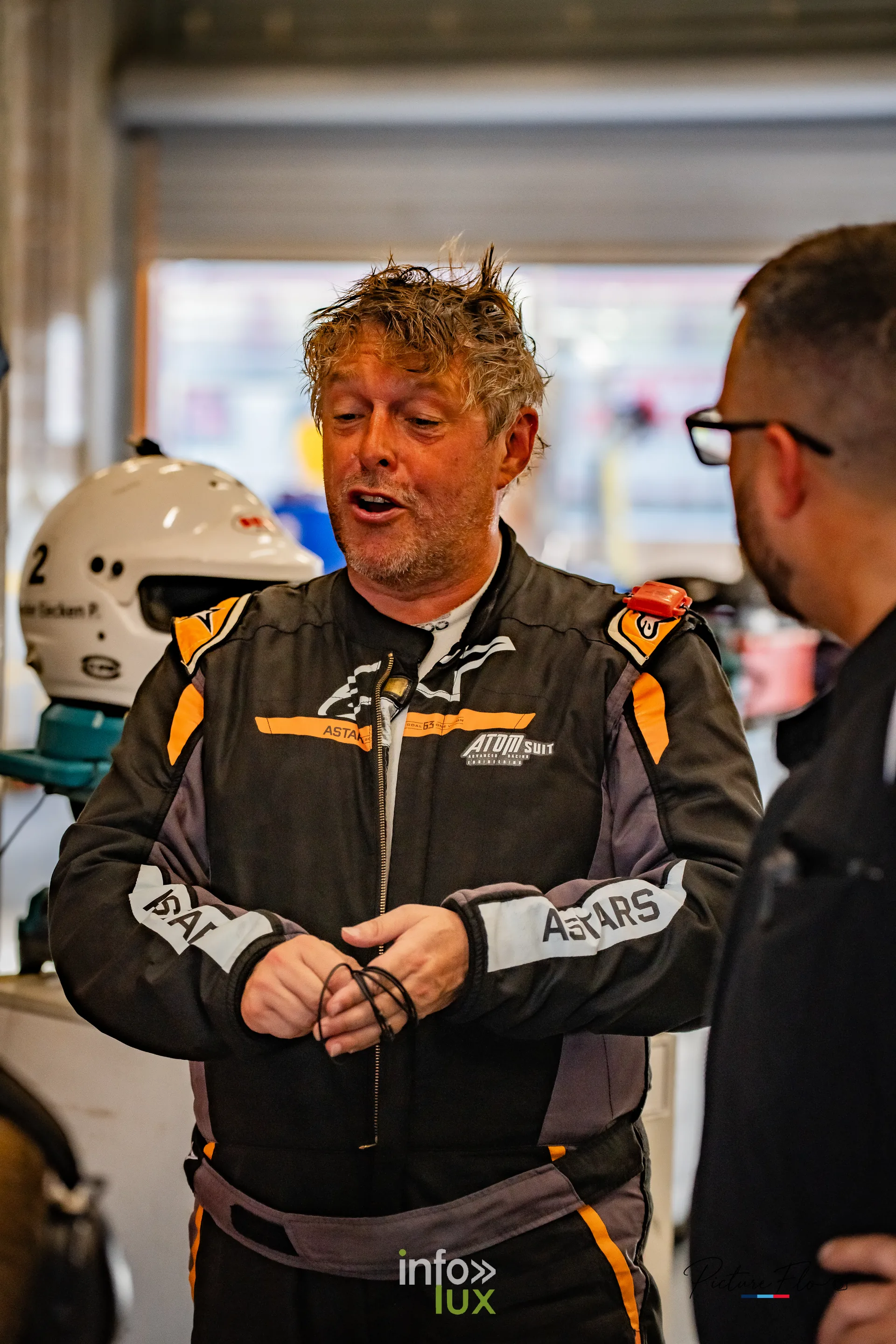 Team 84 au BGDC SuperSpa 2026 à Spa-Francorchamps : l’un des pilotes de la #84 dans le box