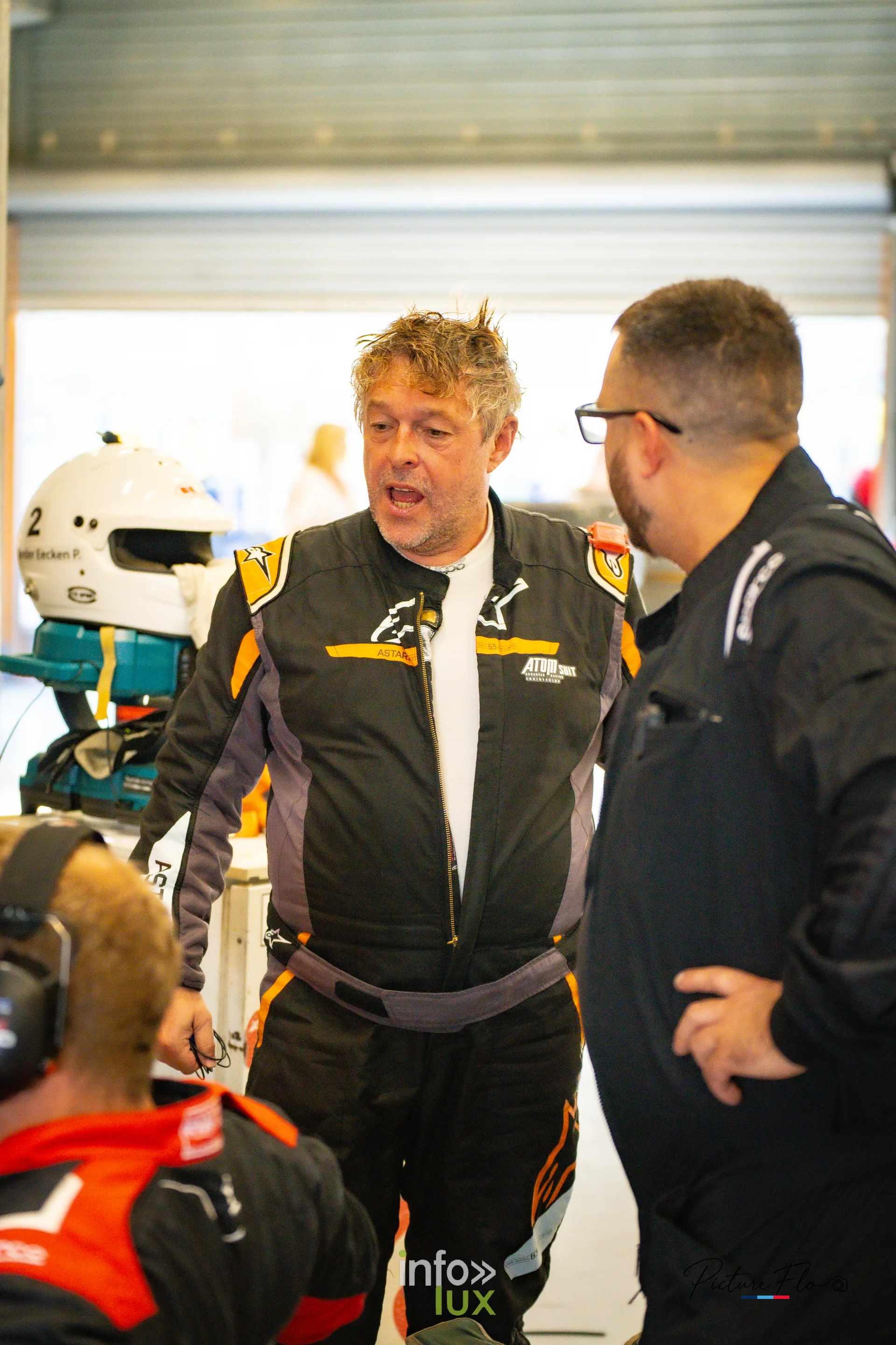 Team 84 au BGDC SuperSpa 2026 à Spa-Francorchamps : l’un des pilotes de la #84 dans le box