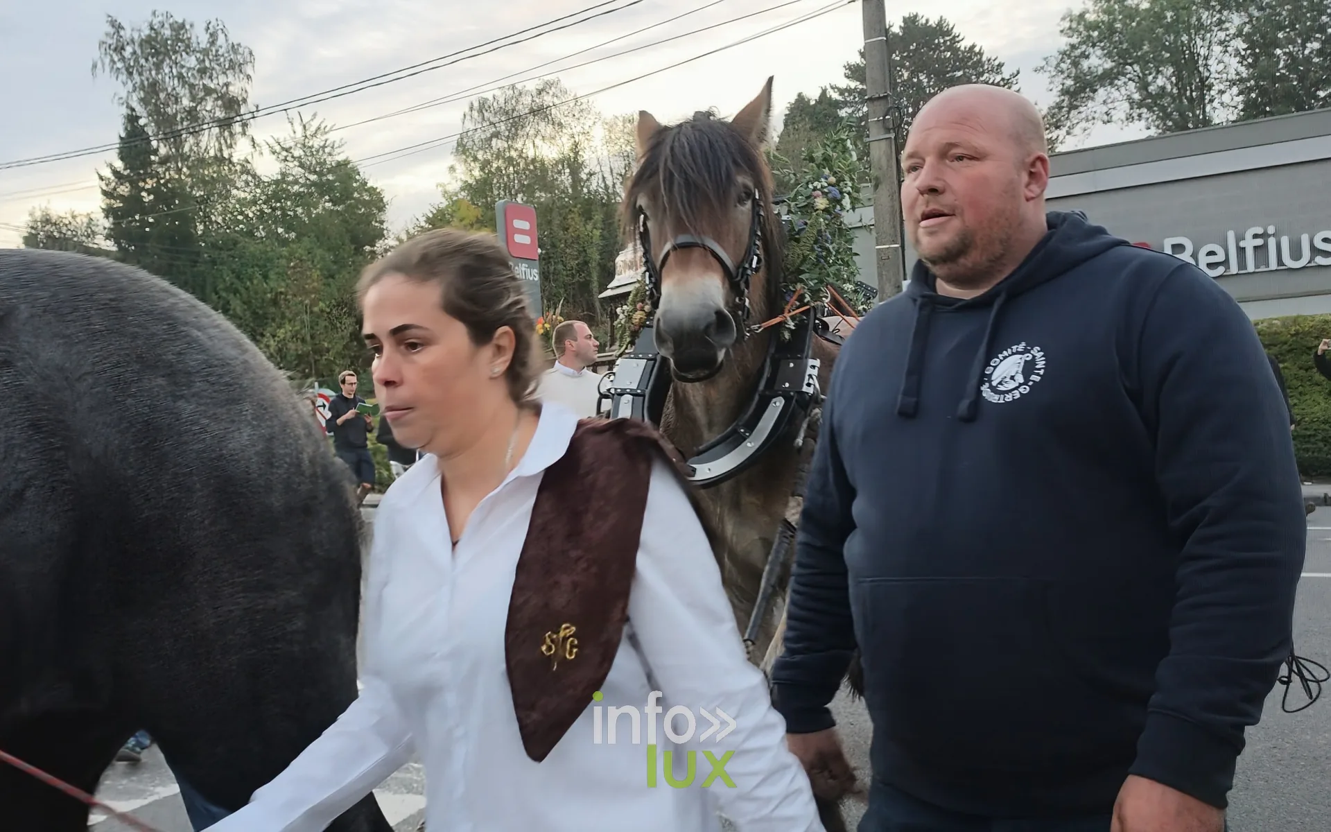 750e Tour Sainte-Gertrude, Nivelles, 4 octobre 2026 : Le char de la châsse et les marcheurs sur le parcours
