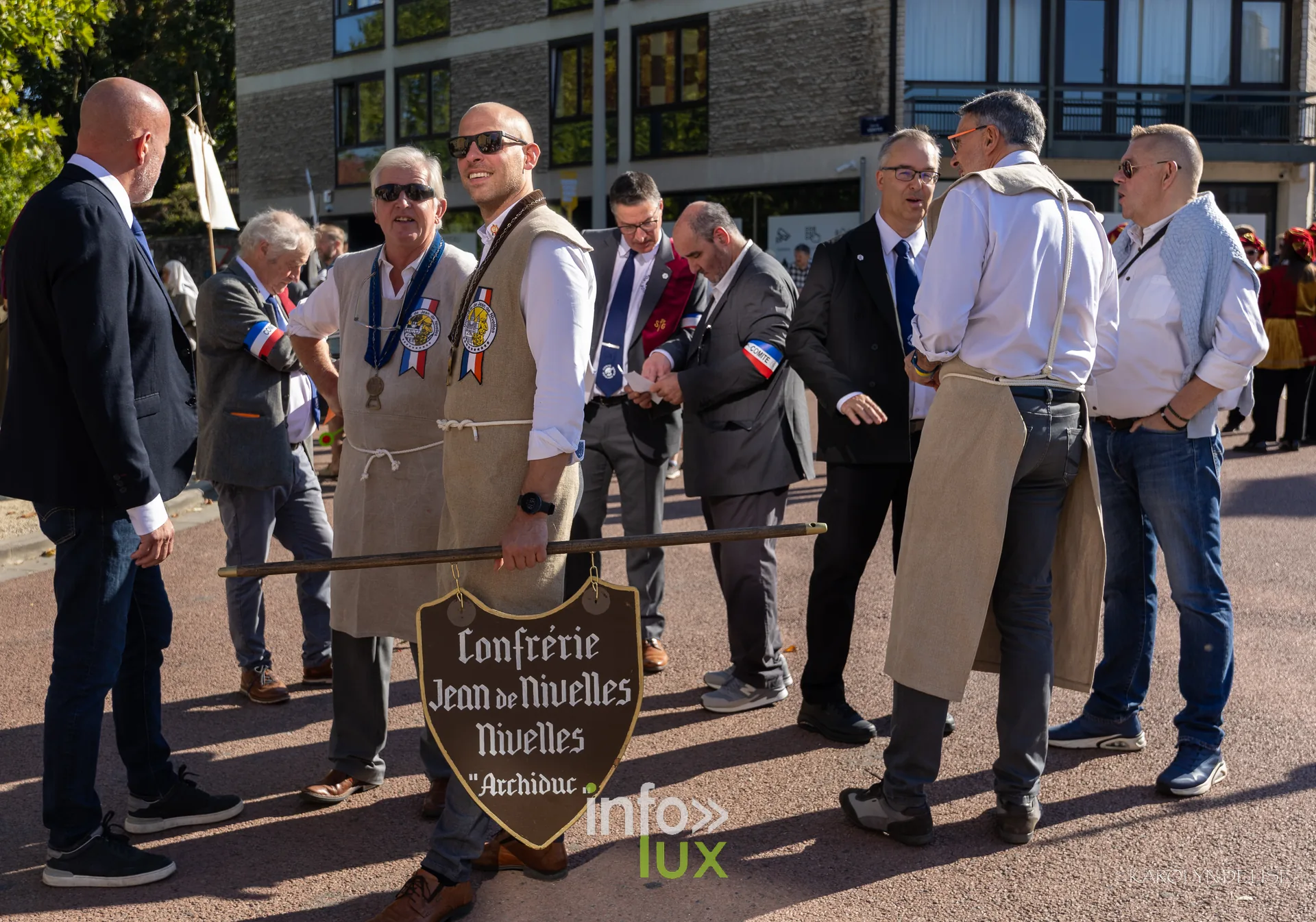 750e Tour Sainte-Gertrude, Nivelles, 4 octobre 2026 : Un groupe costumé avant la rentrée