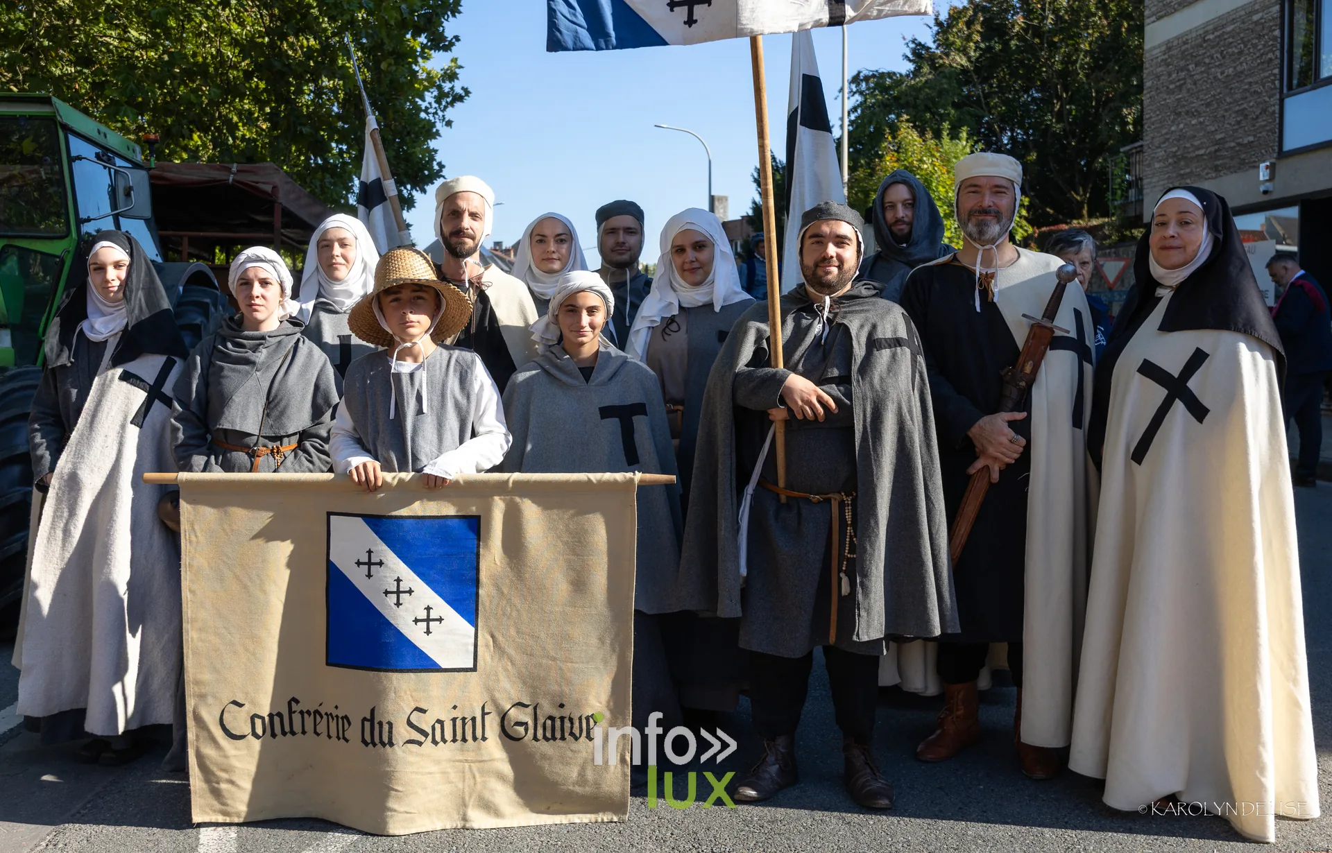 750e Tour Sainte-Gertrude, Nivelles, 4 octobre 2026 : Un groupe costumé avant la rentrée