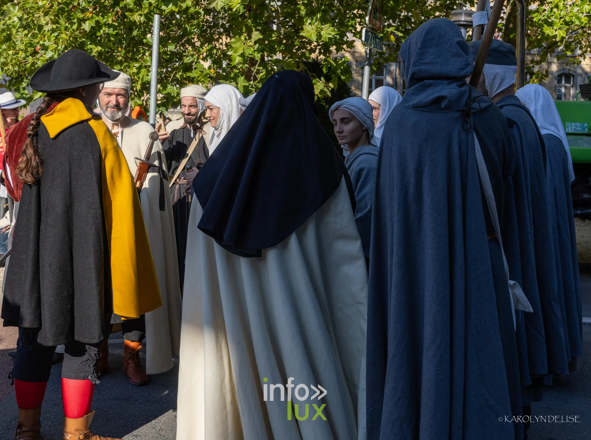 750e Tour Sainte-Gertrude, Nivelles, 4 octobre 2026 : Un groupe costumé avant la rentrée