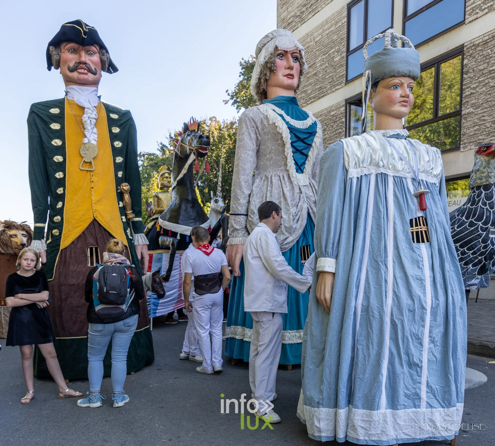 750e Tour Sainte-Gertrude, Nivelles, 4 octobre 2026 : Un groupe costumé avant la rentrée