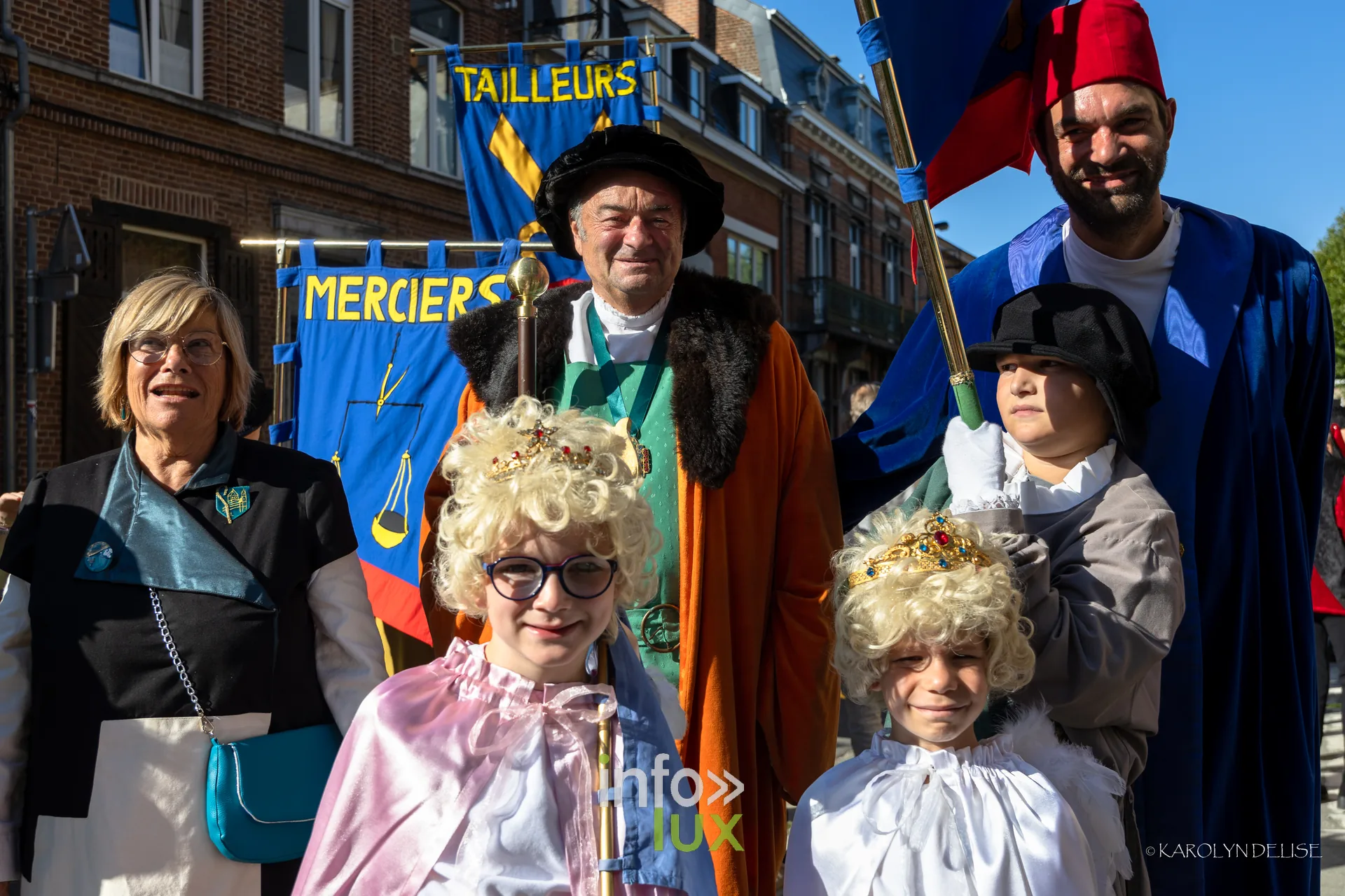 750e Tour Sainte-Gertrude, Nivelles, 4 octobre 2026 : Un groupe costumé avant la rentrée