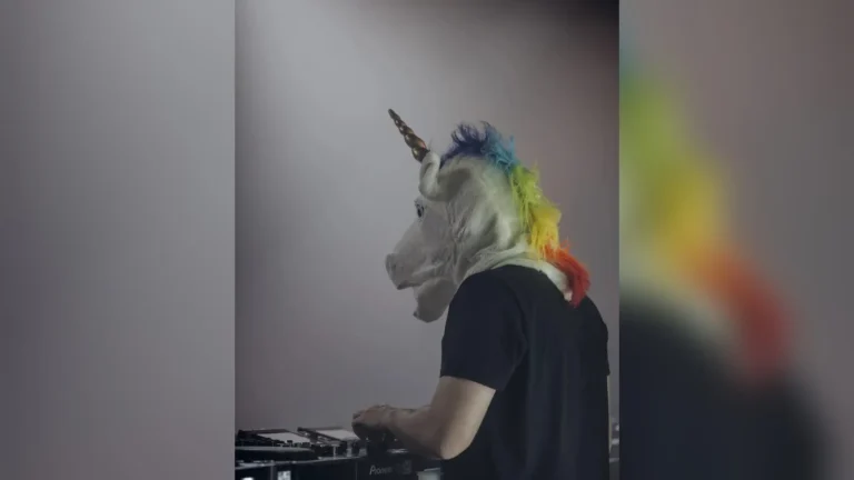 Unicorn on K vs Noiseflow au FCKNYE 2026/2027 : biographie, style et jour de passage