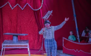 Univers Circus à Saint-Hubert : clowns, jongleurs et numéro de chien pour une première en Belgique (photos)