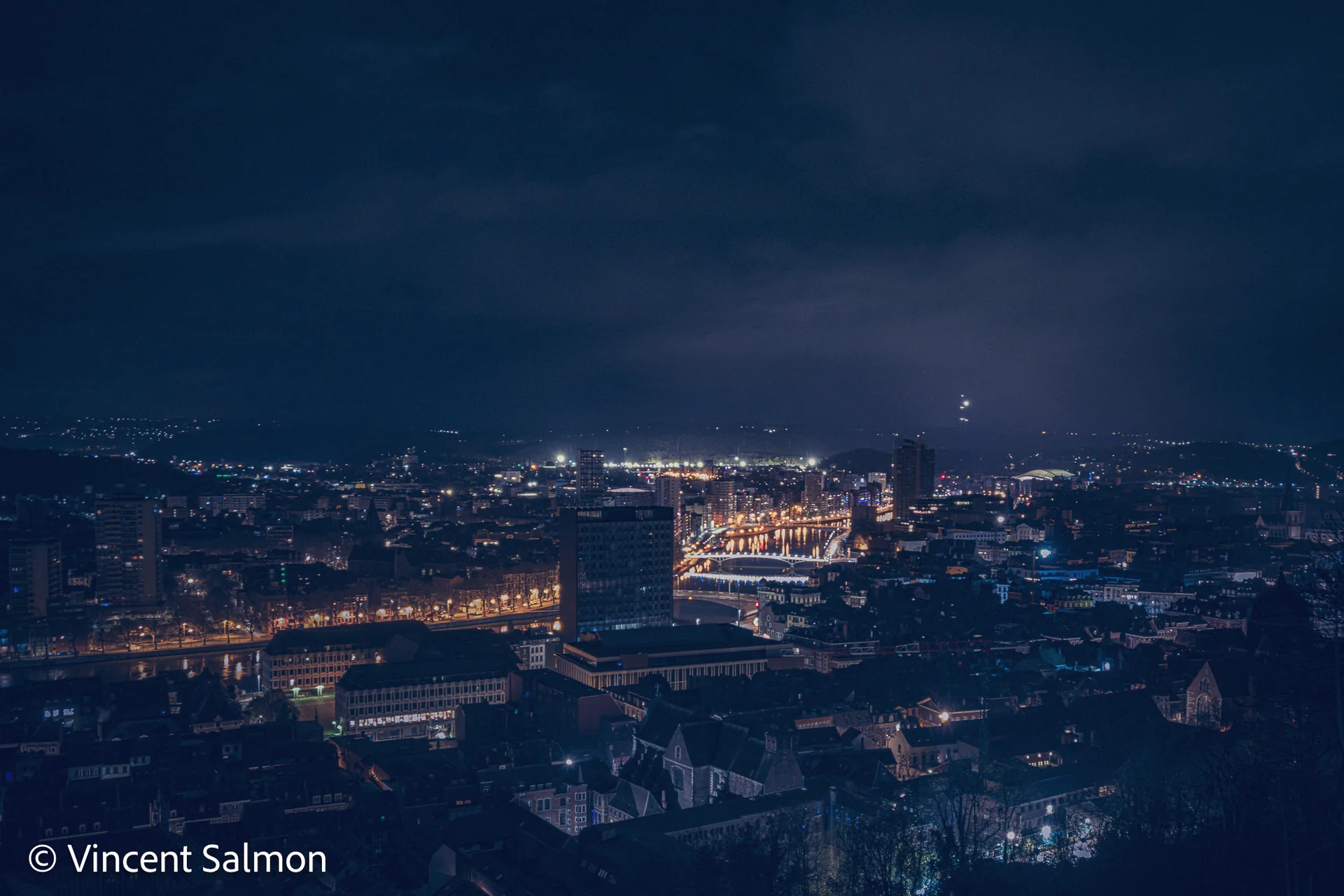 Photo de Vincent Salmon : Liège de nuit vue des hauteurs