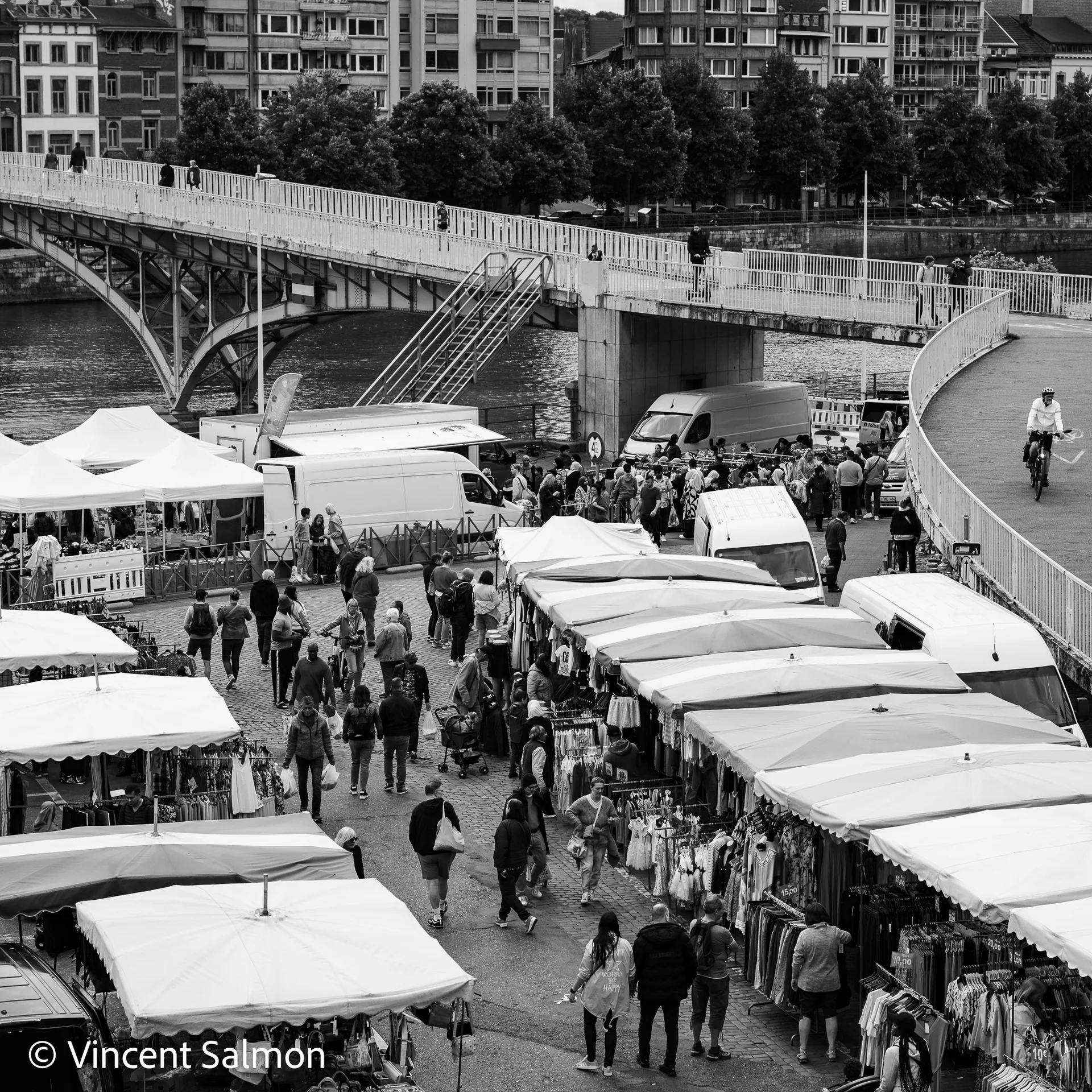 Photo de Vincent Salmon : le marché de la Batte vu d’en haut