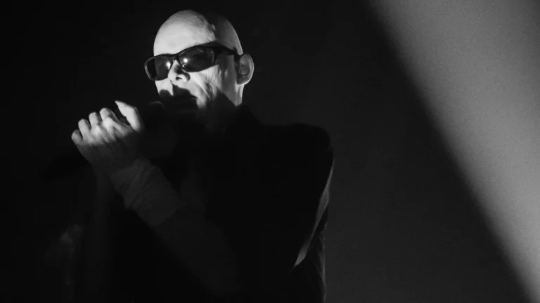 Esch-sur-Alzette > Concert > The Sisters of Mercy au Club de la Rockhal