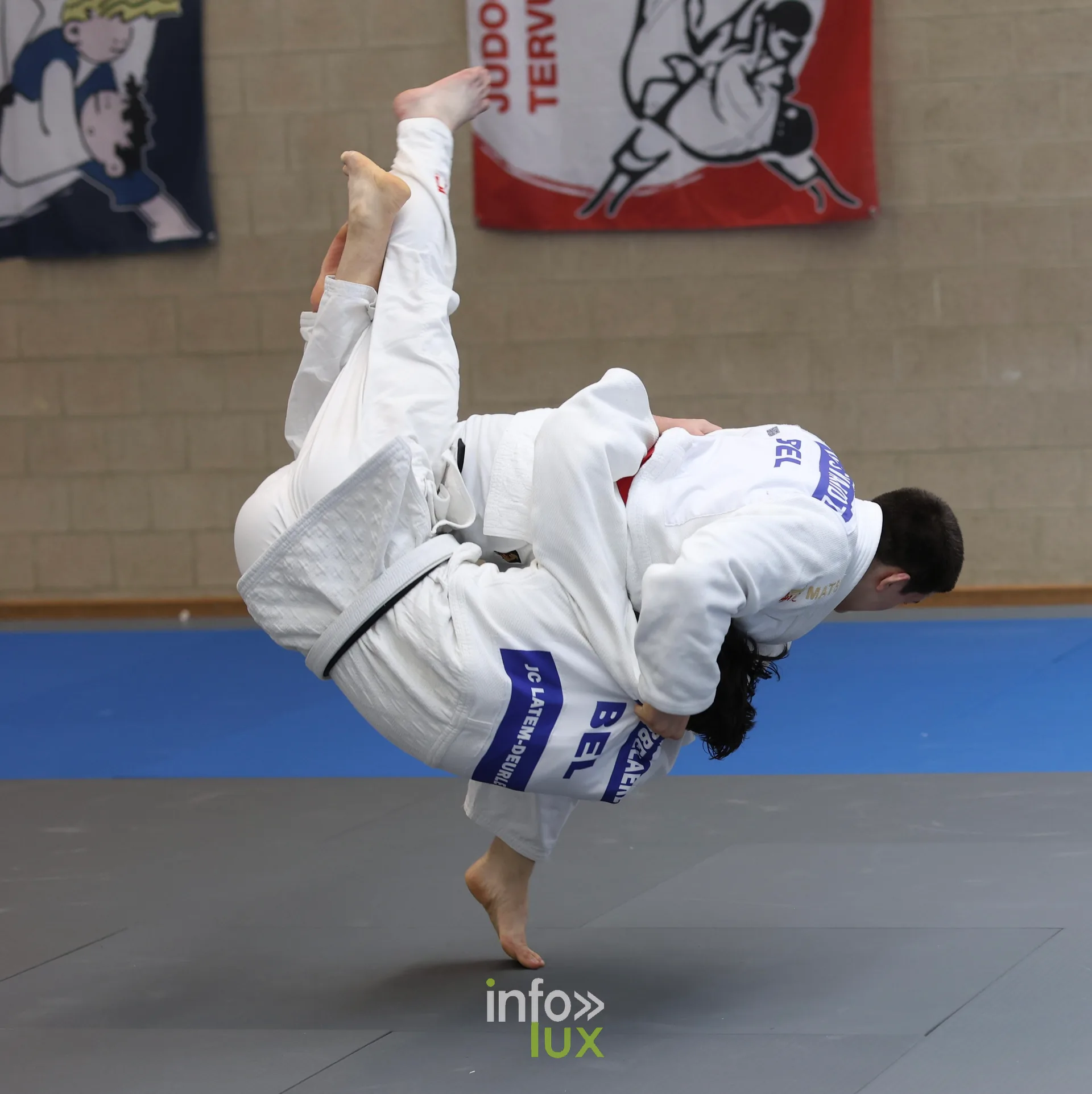 Projection en judo, photo VK Photographie (Vladislav Kry)