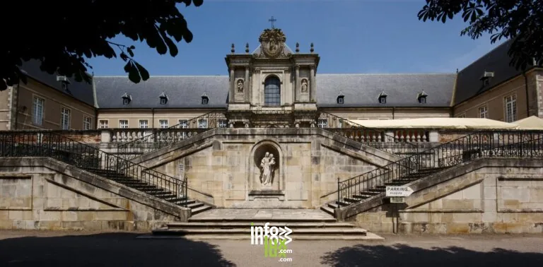 Art-sur-Meurthe > Visite guidée > Dîner dans le Noir – L’Expérience des Sens