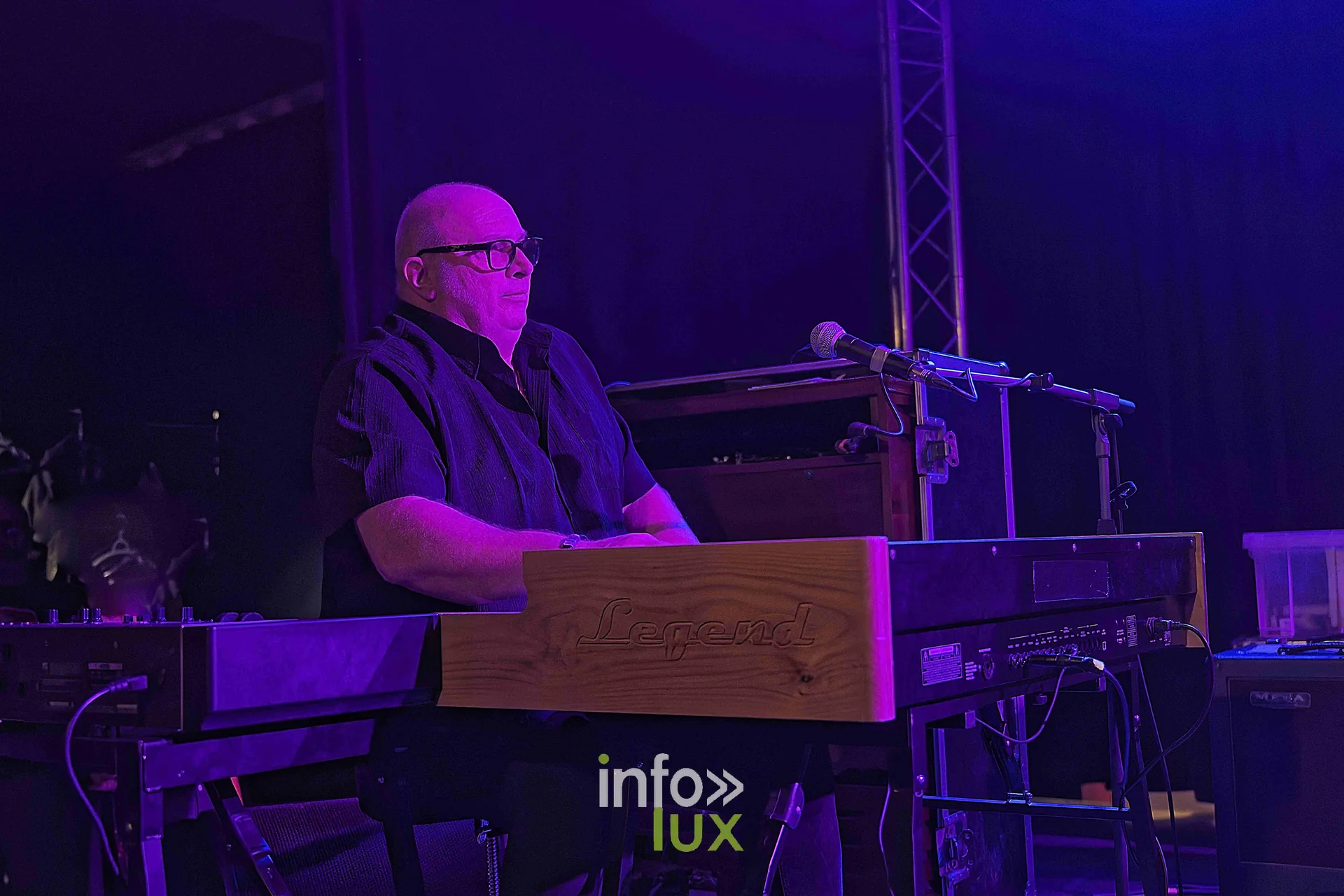 Le claviériste du groupe de Walter Trout, concert au Zik-Zak d’Ittre, 25 octobre 2026 (photo Sante Broccolo)