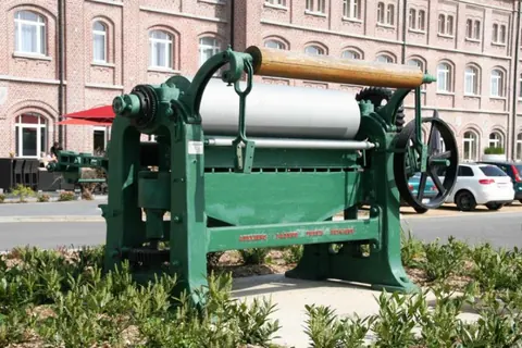 Presse cylindrique pour tissus